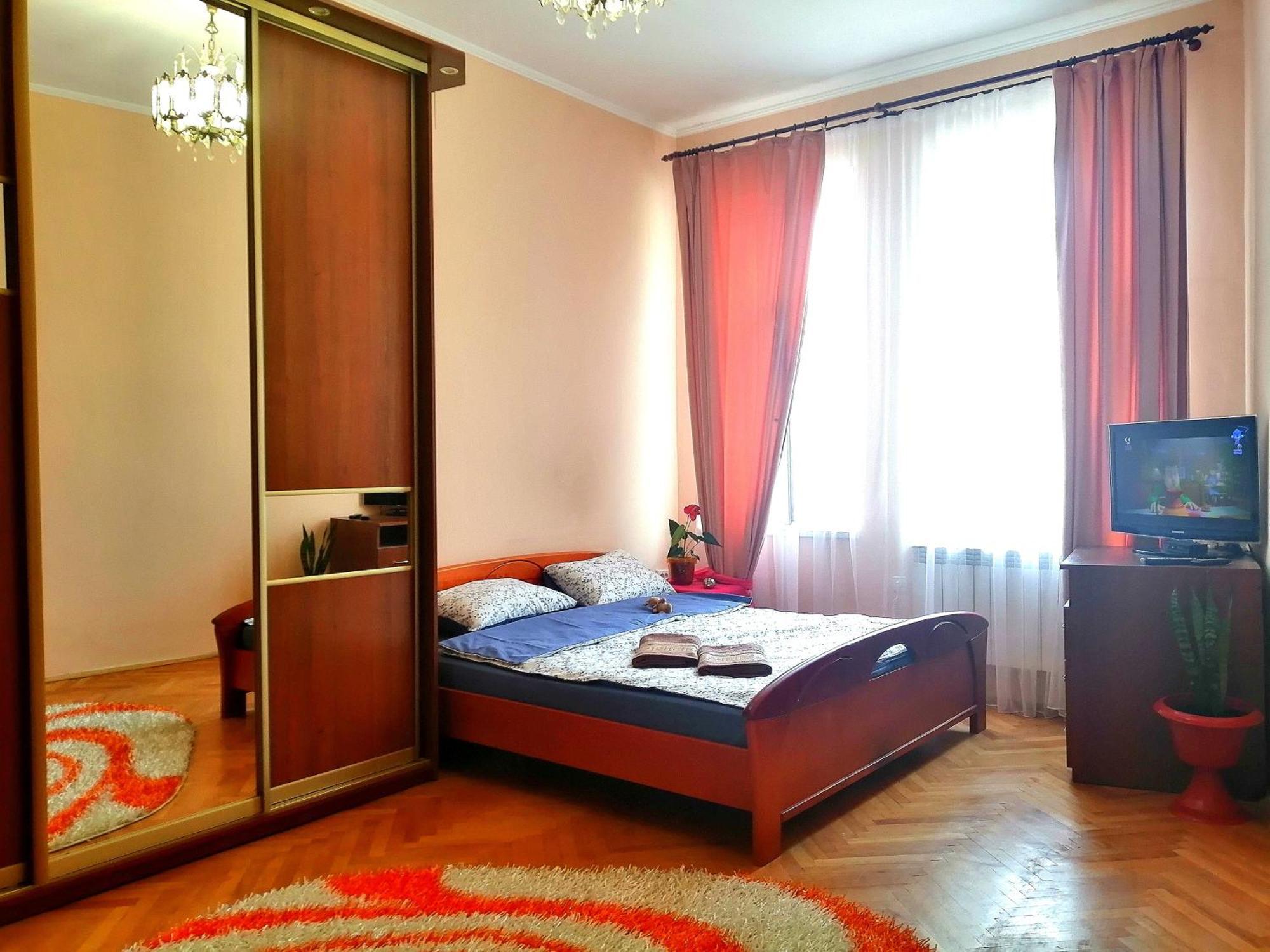 Flat On Sheptytskykh Apartment Лвив Екстериор снимка