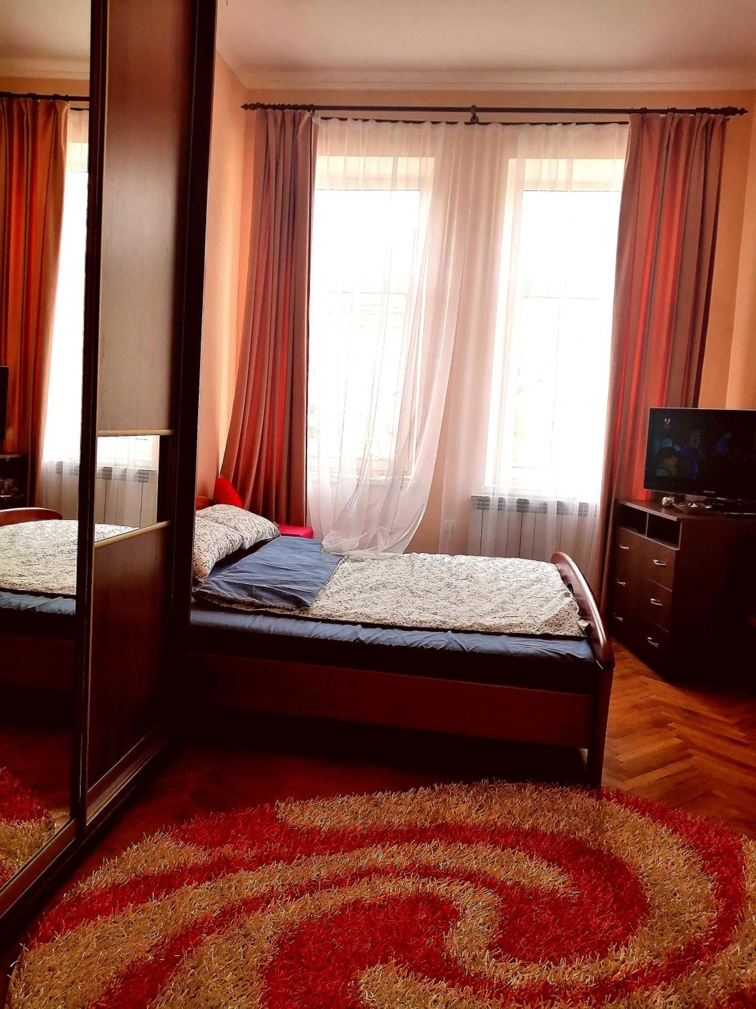 Flat On Sheptytskykh Apartment Лвив Екстериор снимка