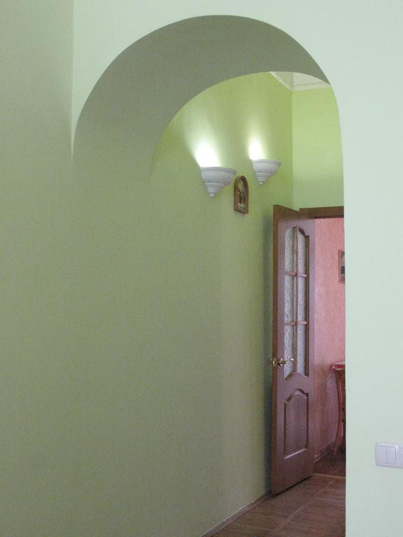 Flat On Sheptytskykh Apartment Лвив Екстериор снимка