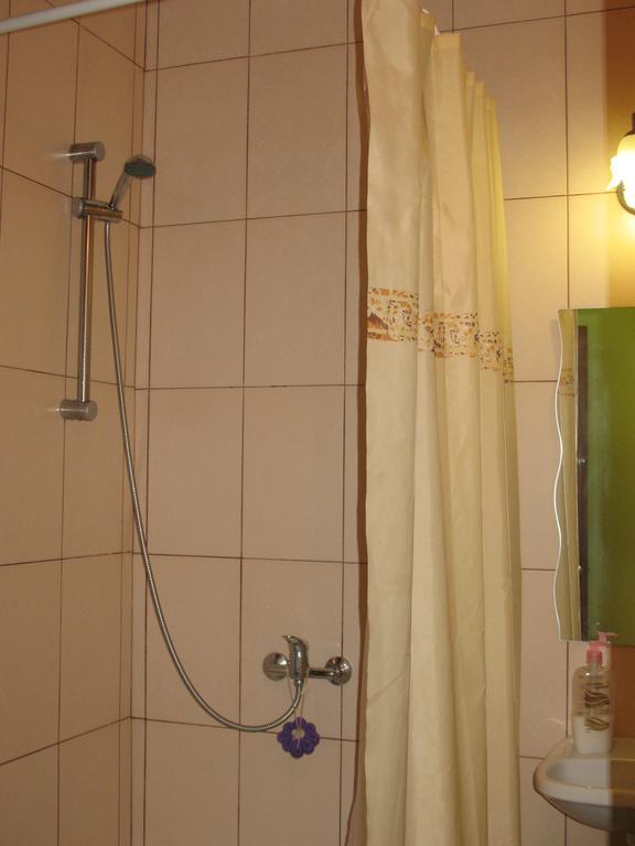 Flat On Sheptytskykh Apartment Лвив Екстериор снимка
