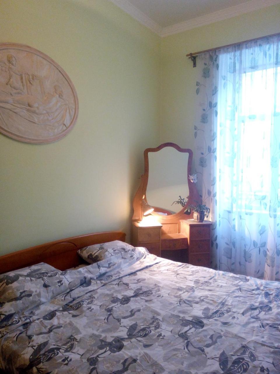 Flat On Sheptytskykh Apartment Лвив Екстериор снимка