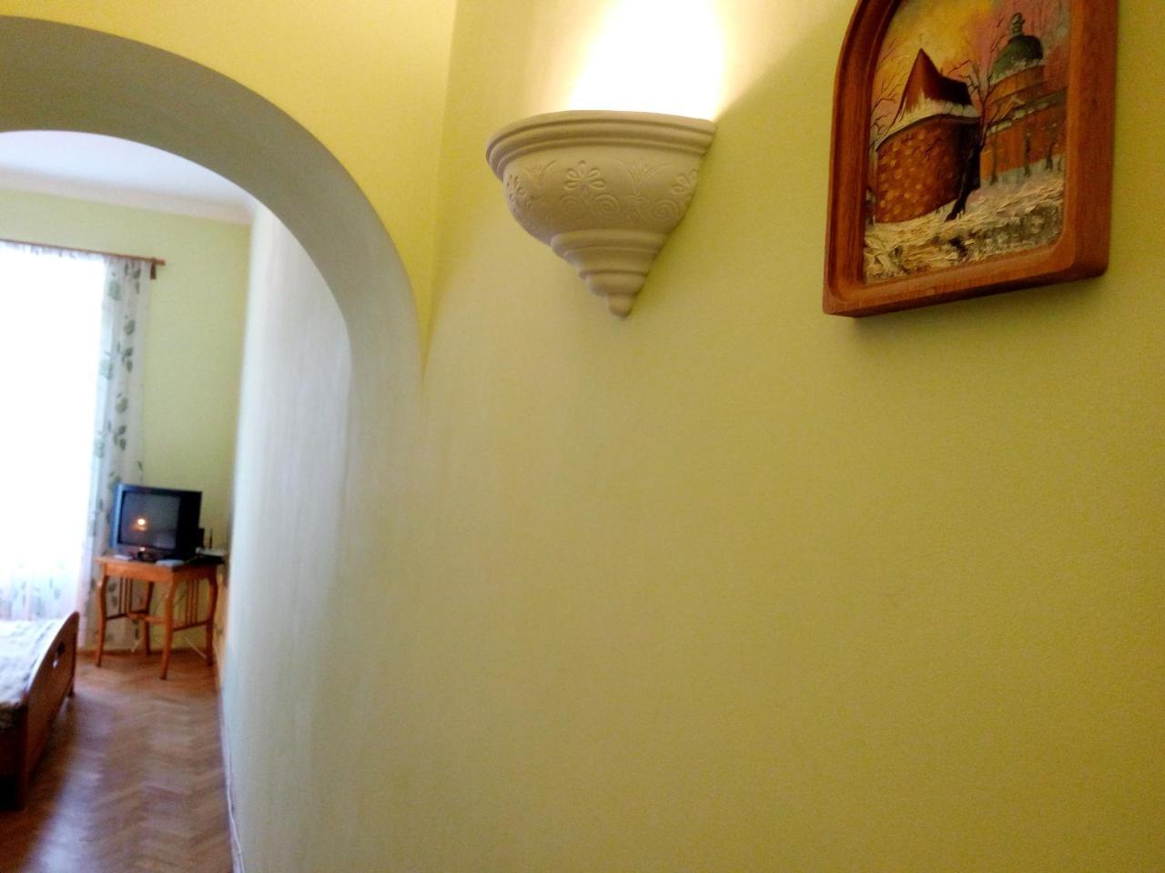 Flat On Sheptytskykh Apartment Лвив Екстериор снимка