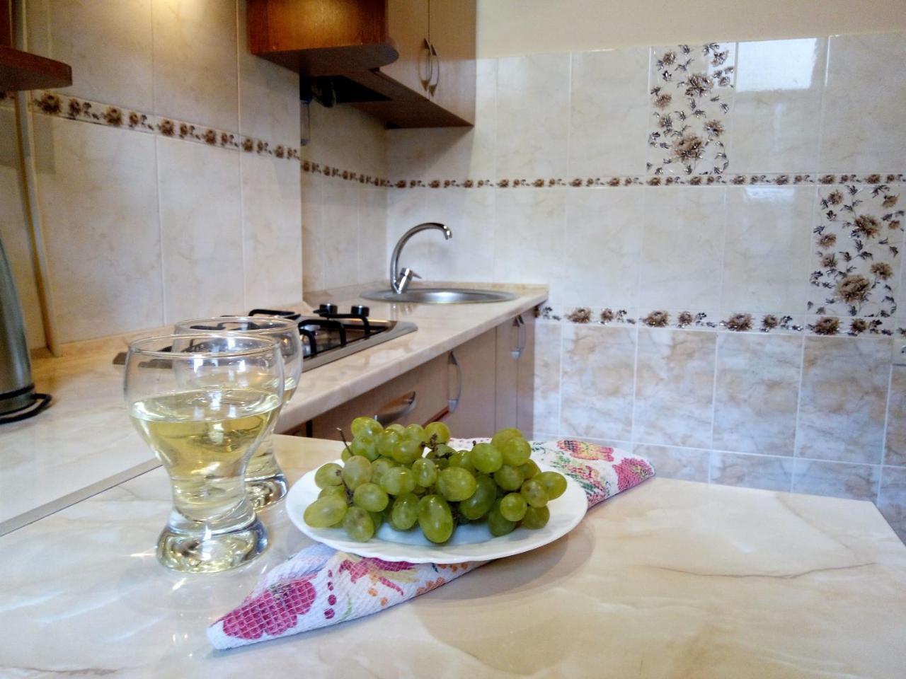 Flat On Sheptytskykh Apartment Лвив Екстериор снимка