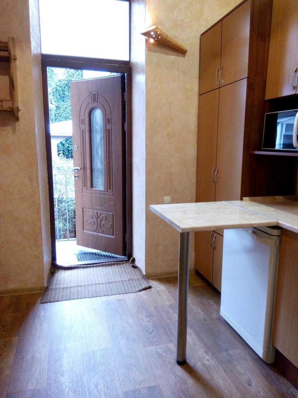 Flat On Sheptytskykh Apartment Лвив Екстериор снимка