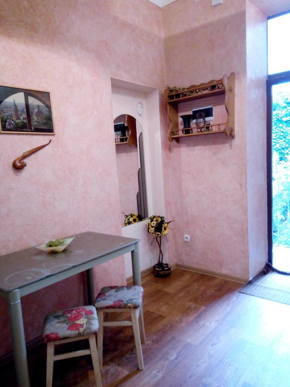 Flat On Sheptytskykh Apartment Лвив Екстериор снимка