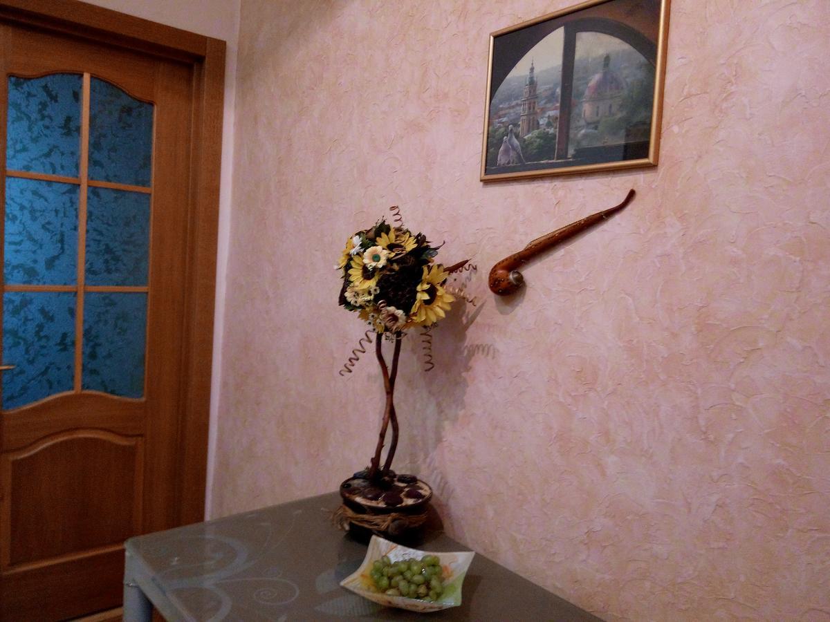 Flat On Sheptytskykh Apartment Лвив Екстериор снимка