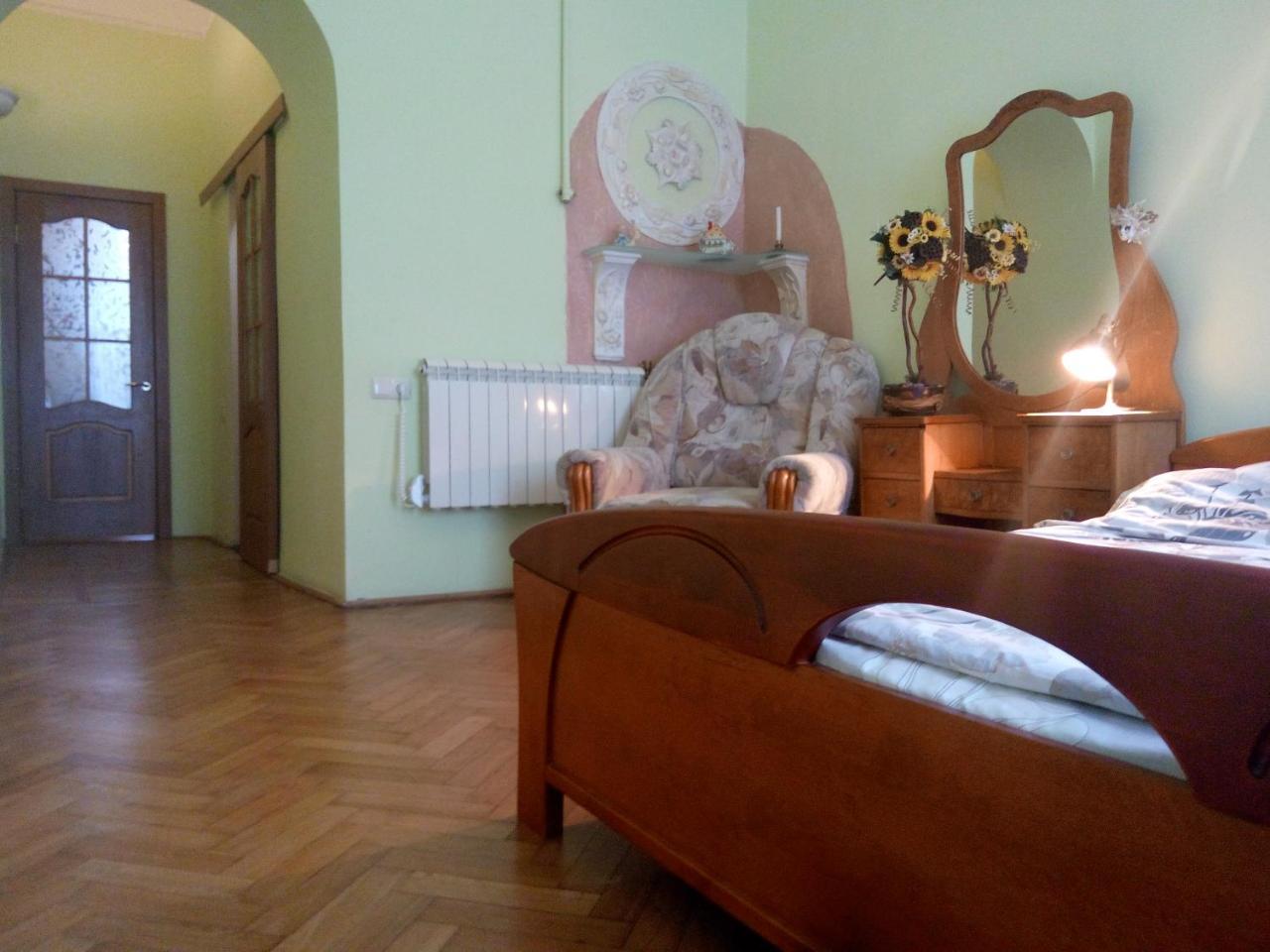 Flat On Sheptytskykh Apartment Лвив Екстериор снимка